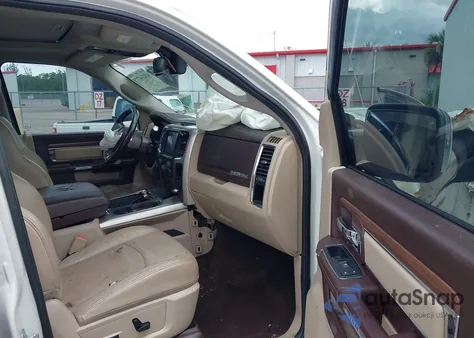 2016 Ram 2500 Laramie z USA, uszkodzony, nr VIN 3C6TR5FT2GG337185